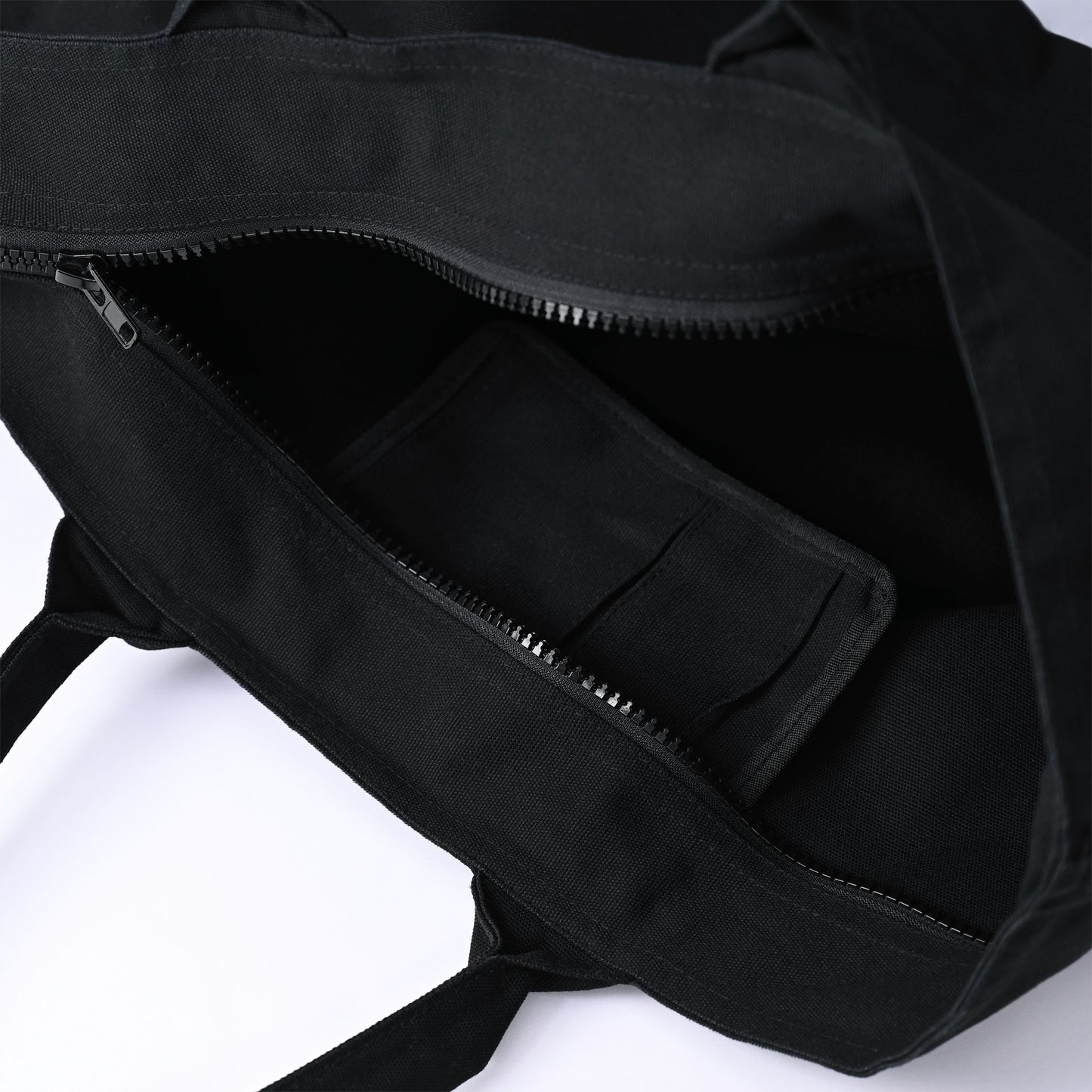 【トラベルバッグ】今忙しい black image